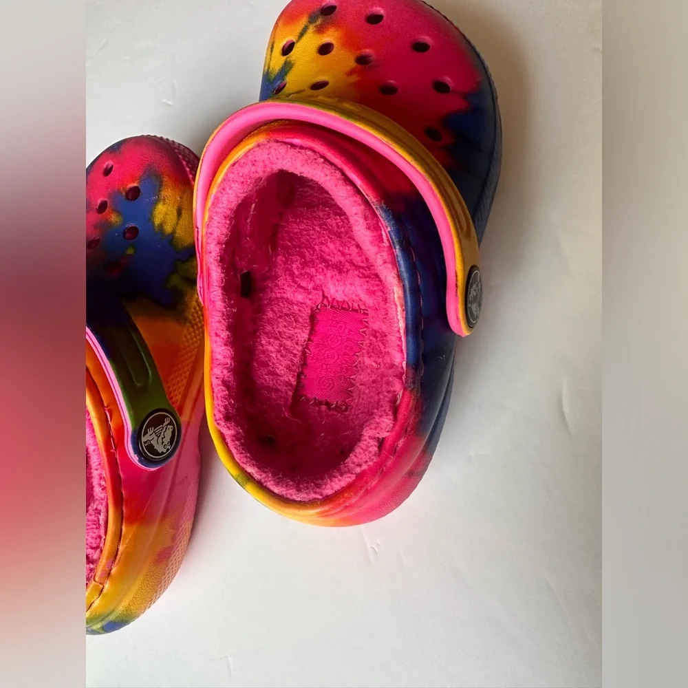 CROCS Kids Tie-Dye Multi-Color Fuzzy Lined Clogs - Pink, Blue, Yellow, Green
